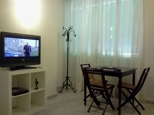 Sweet Home Cosseria Florence 2*,